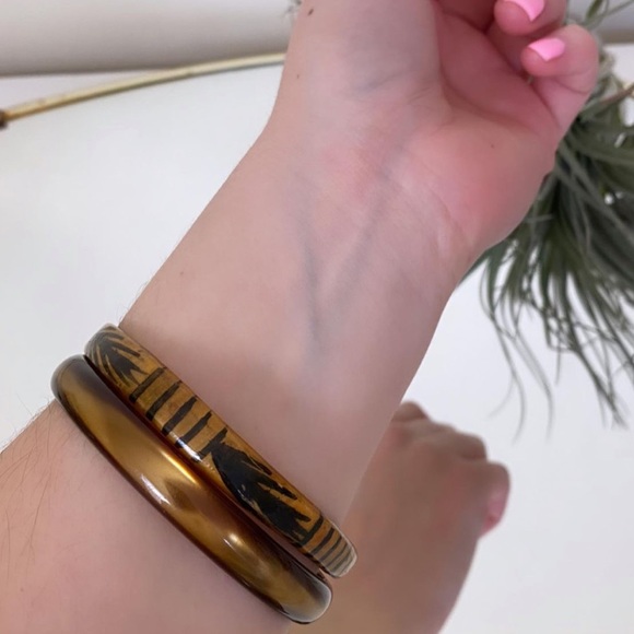 Pair Of Vintage Boho Neutral Bangle Bracelets - Picture 4 of 5
